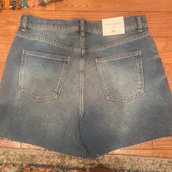 Zara denim shorts: the 90’s Bermuda - Picture 3 of 4